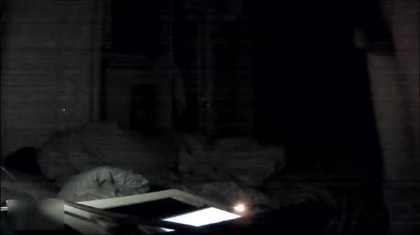 居家电脑摄像头被黑强开TP白嫩大胸美女白领脱衣休息主动握住老公J8撸硬了之后被眼镜胖老公翻身啪啪给干了国语对白